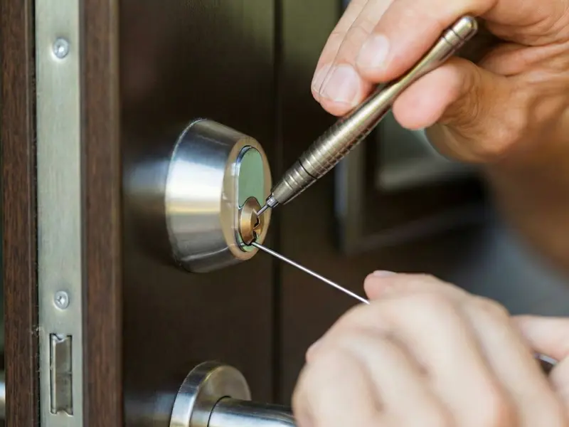 Troca de fechadura em Marília